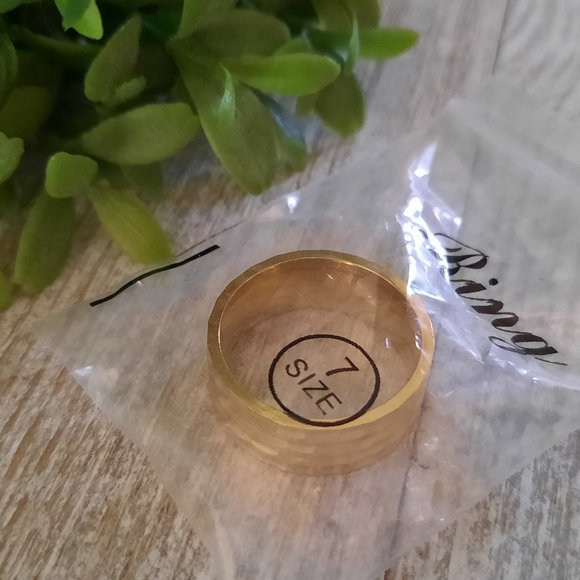 Men's Gold-Plated, Stainless Steel Wide Band Wedding Ring - Faceted Size 7, NWT! - Picture 10 of 16